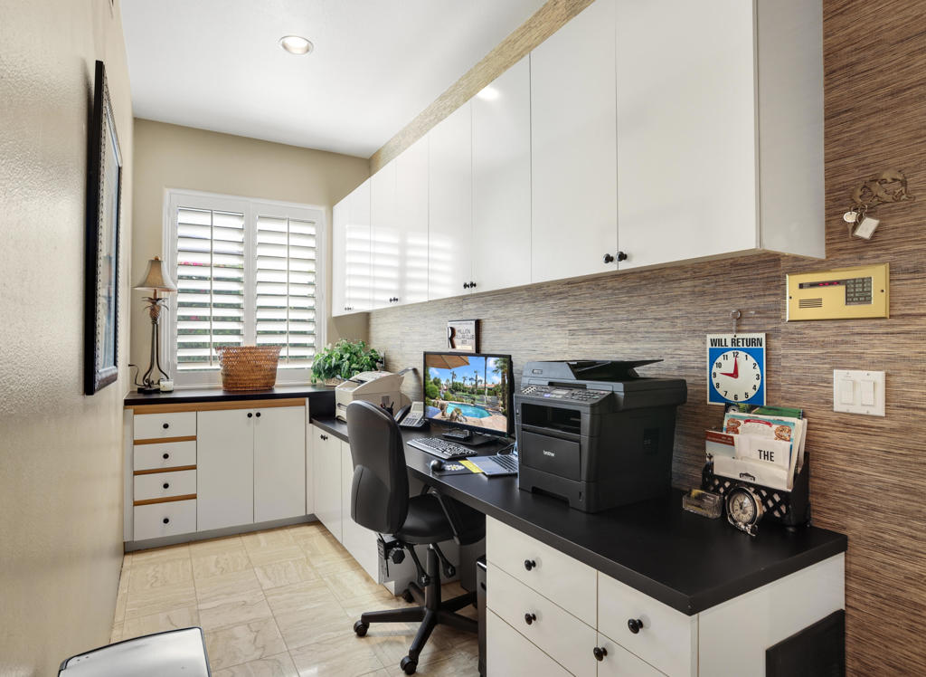 44490 Lakeside Drive