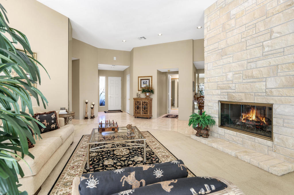 44490 Lakeside Drive