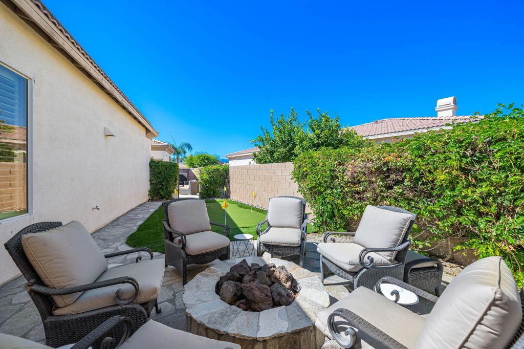 79718 Parkway Esplanade N