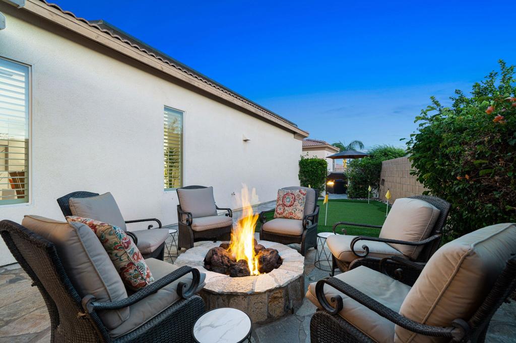 79718 Parkway Esplanade N