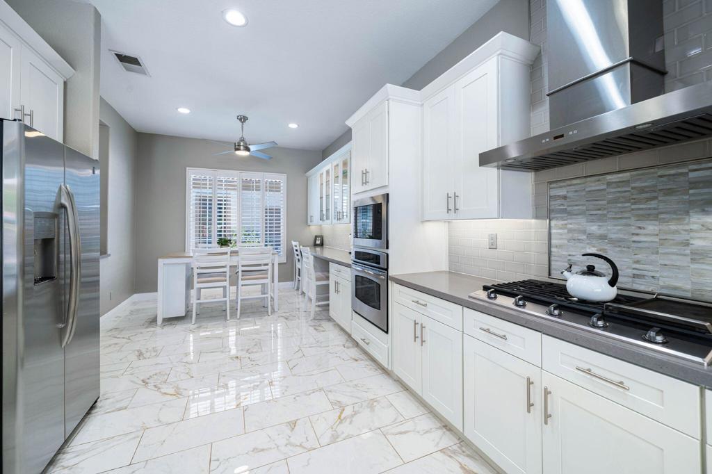 79718 Parkway Esplanade N