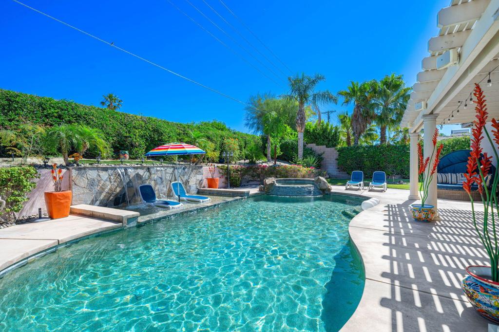 79718 Parkway Esplanade N