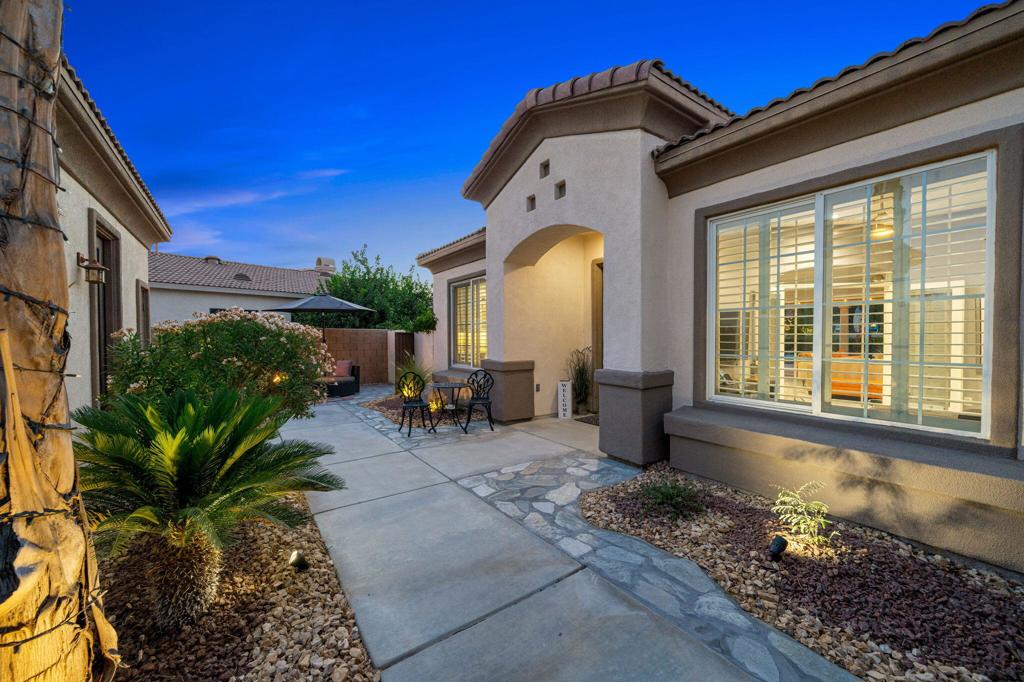 79718 Parkway Esplanade N