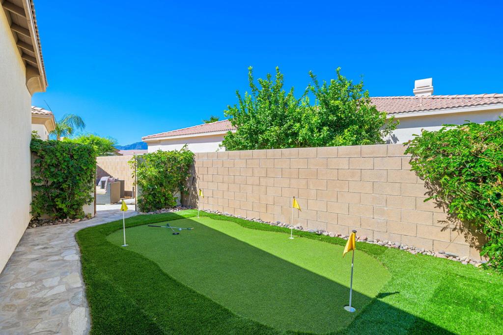 79718 Parkway Esplanade N