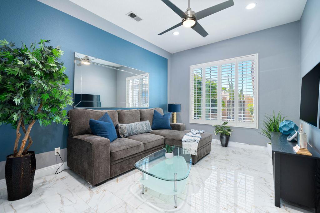 79718 Parkway Esplanade N