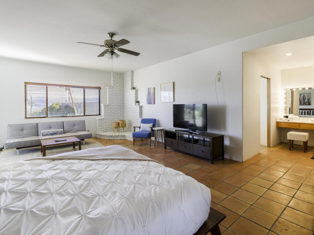 61979 Campanula Street