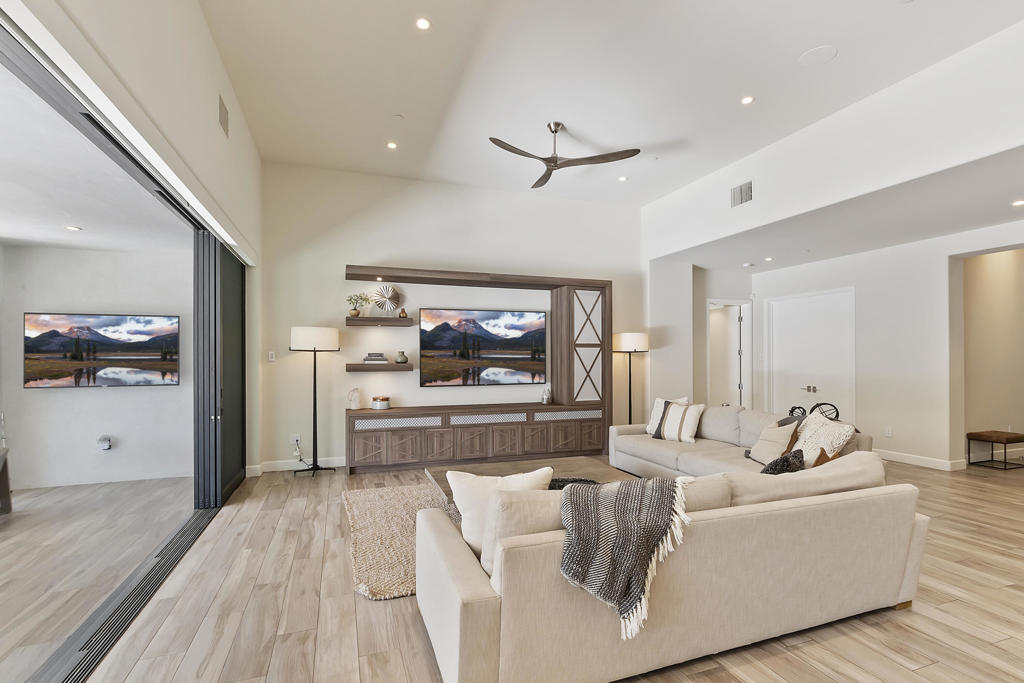 72239 Desert Drive Drive