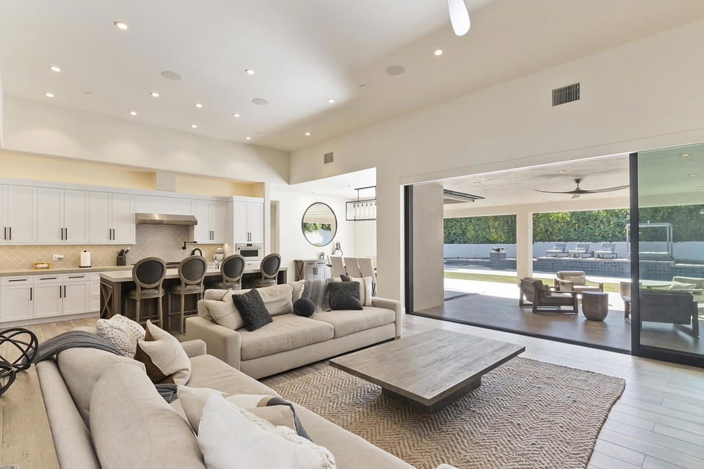 72239 Desert Drive Drive