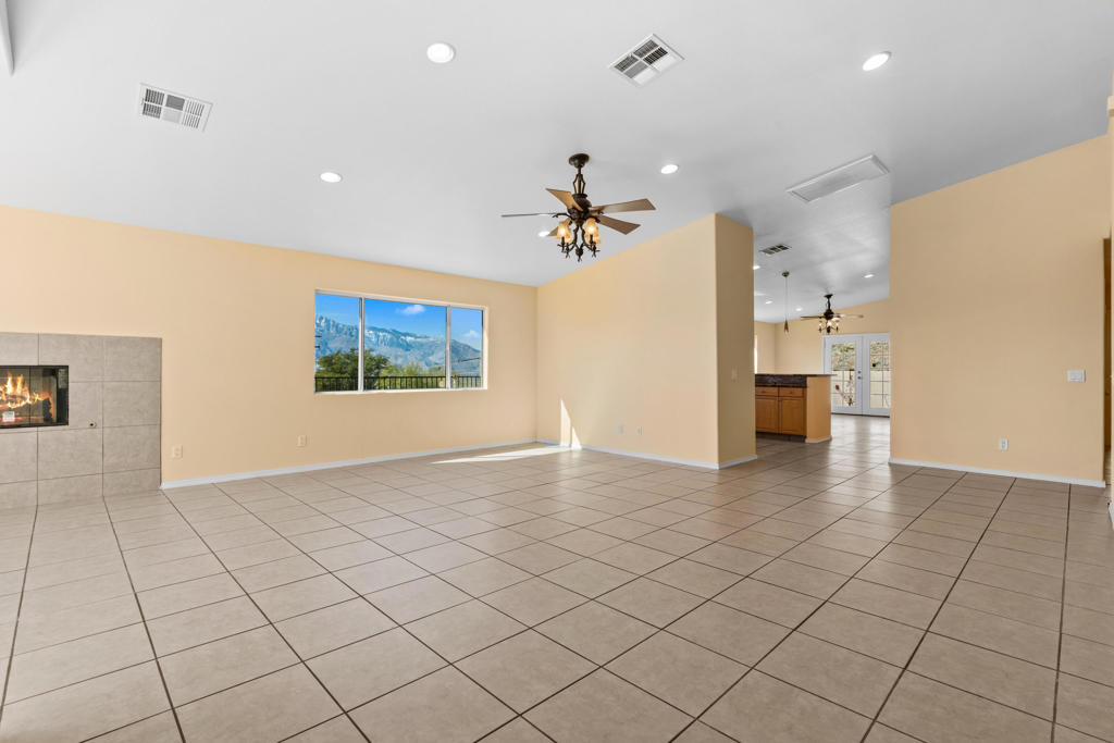 12211 Avenida Alta Loma