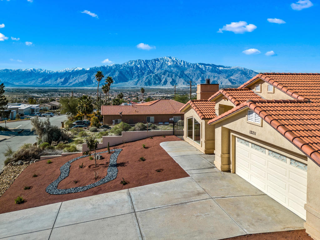 12211 Avenida Alta Loma