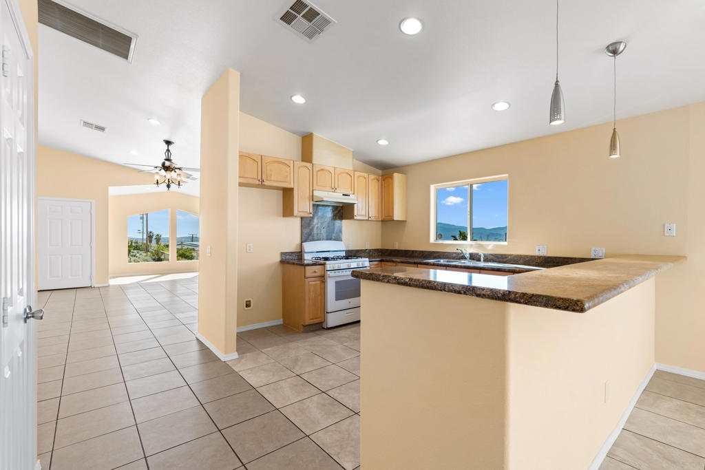 12211 Avenida Alta Loma