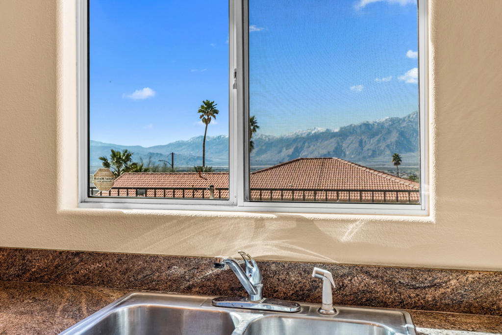 12211 Avenida Alta Loma