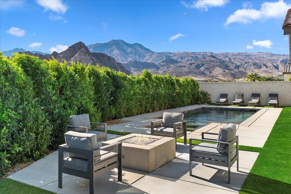 80435 Palatine Crt Court