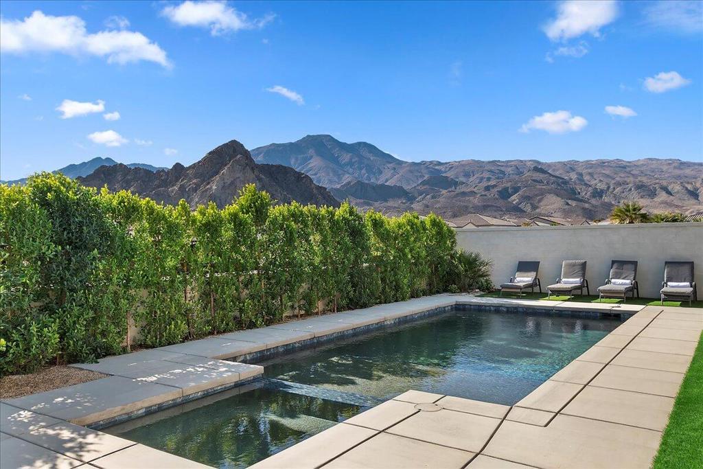 80435 Palatine Crt Court