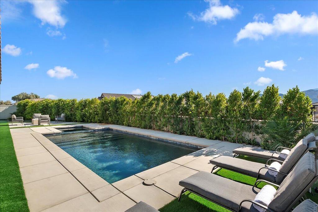 80435 Palatine Crt Court