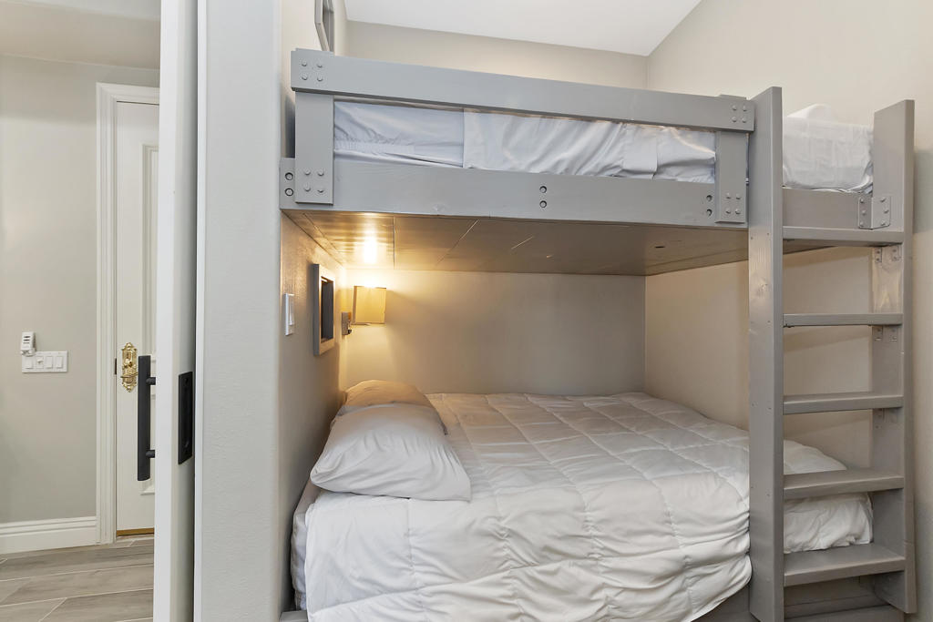 48644 Vista Palomino