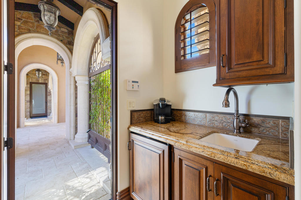 49981 Ridge View Way