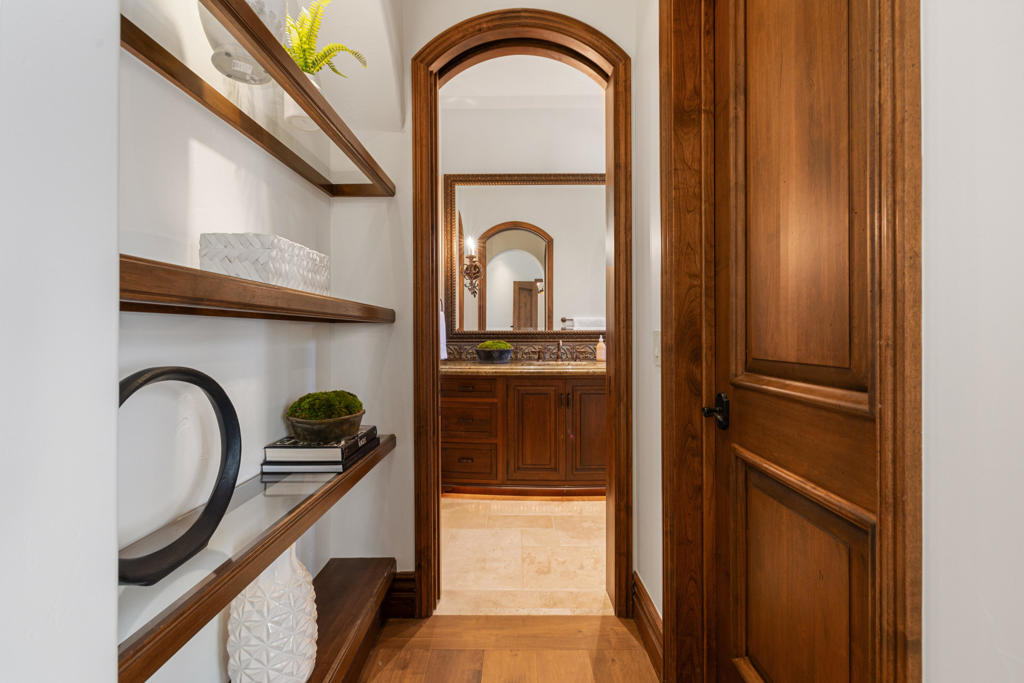 49981 Ridge View Way