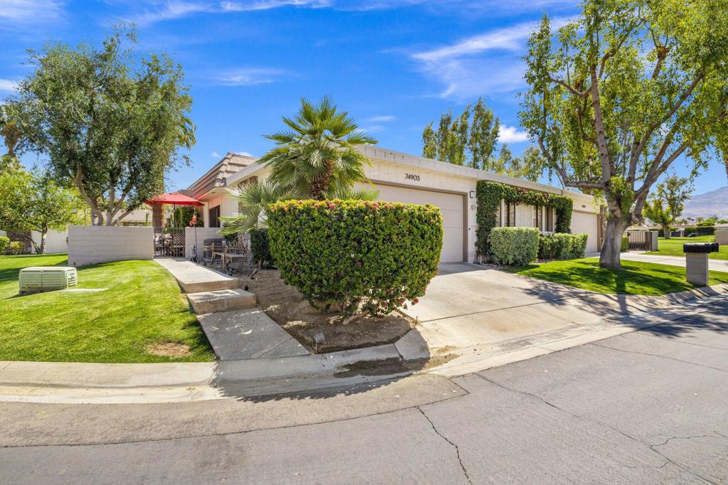 74903 Chateau Circle