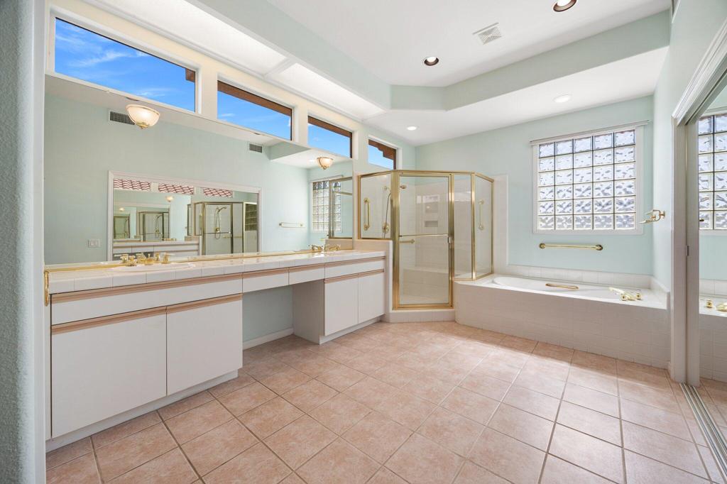 38173 Grand Oaks Avenue