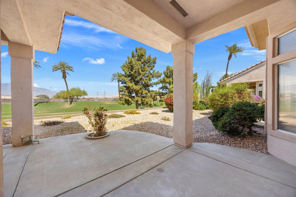 38173 Grand Oaks Avenue