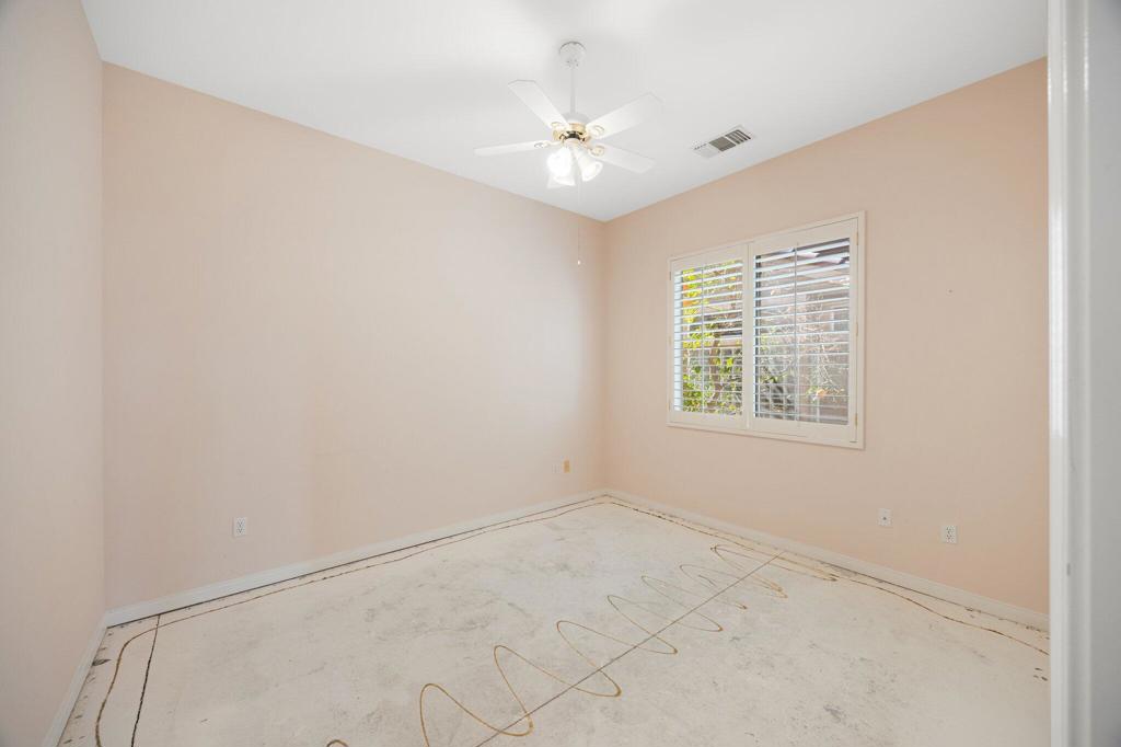 38173 Grand Oaks Avenue