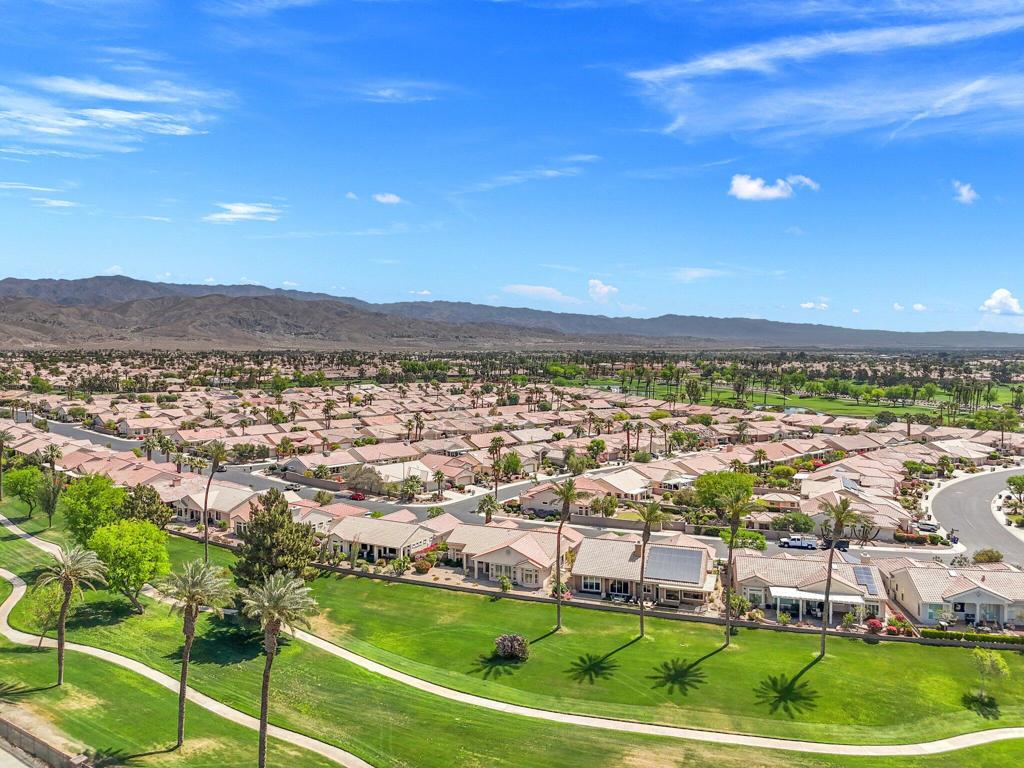 38173 Grand Oaks Avenue