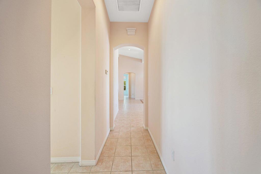 38173 Grand Oaks Avenue