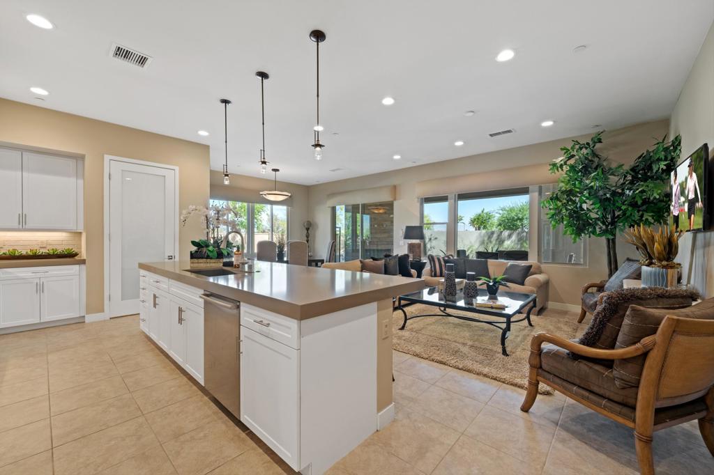 2801 Retreat Circle