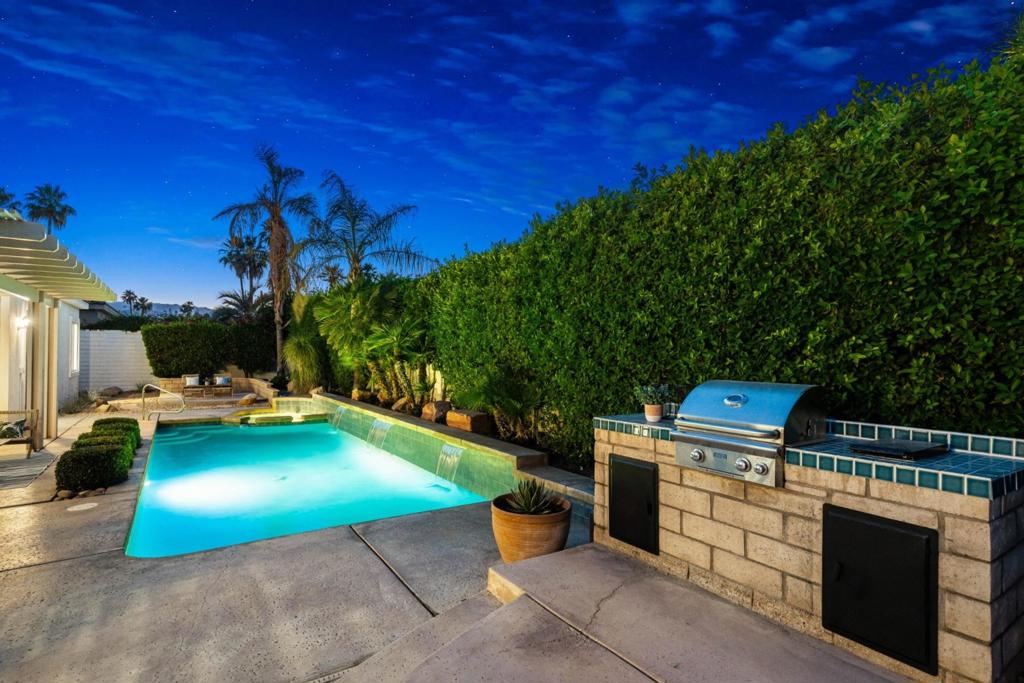 76936 Comanche Lane