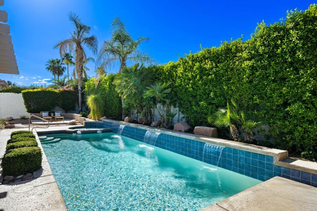 76936 Comanche Lane