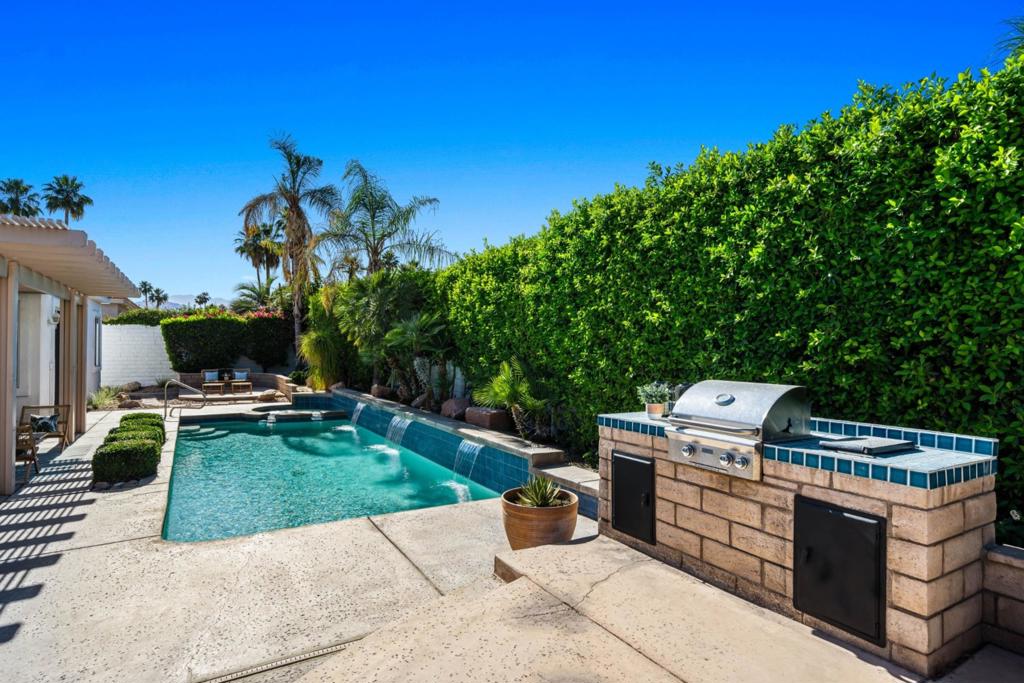 76936 Comanche Lane