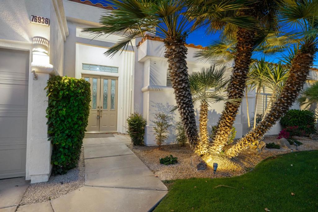 76936 Comanche Lane
