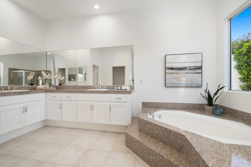 76936 Comanche Lane