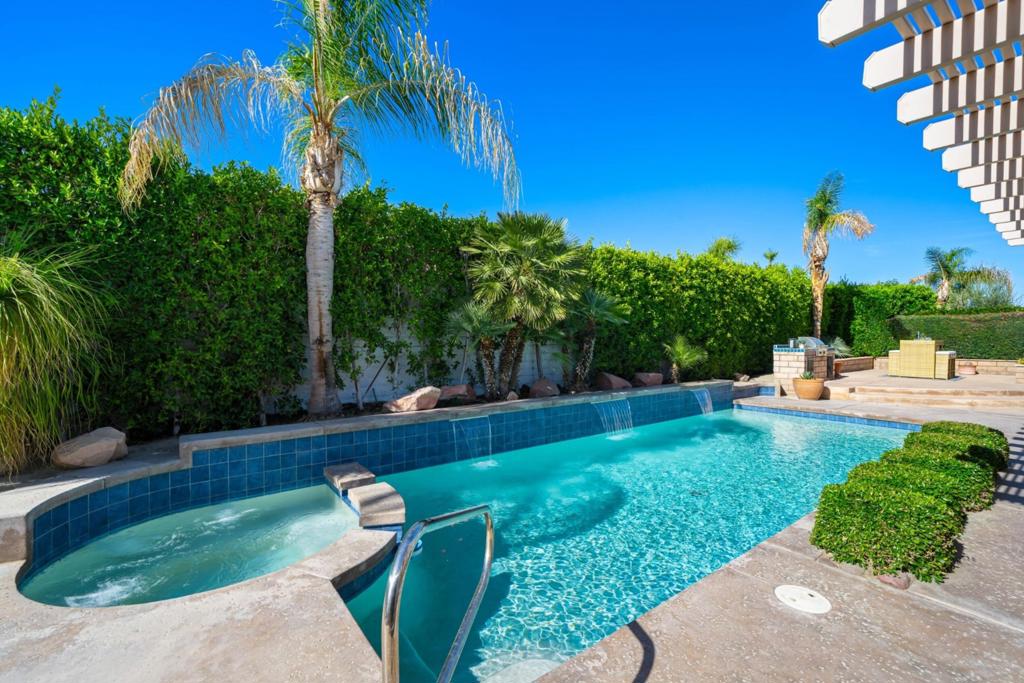 76936 Comanche Lane