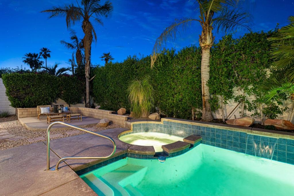 76936 Comanche Lane