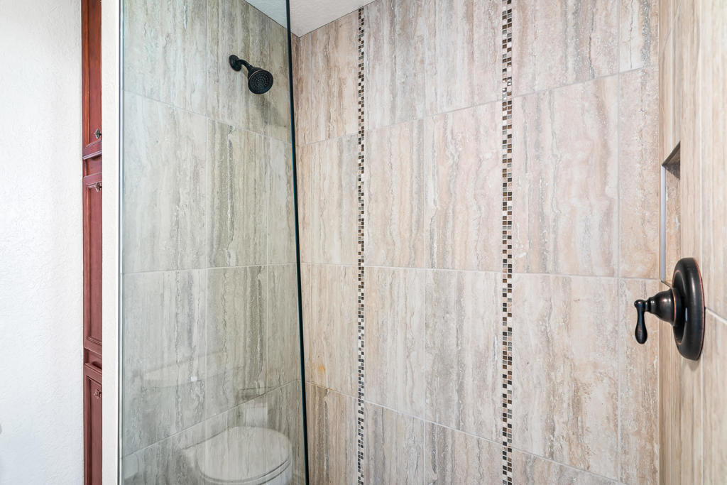 78650 Avenue 42 1006