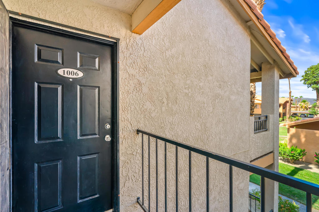 78650 Avenue 42 1006