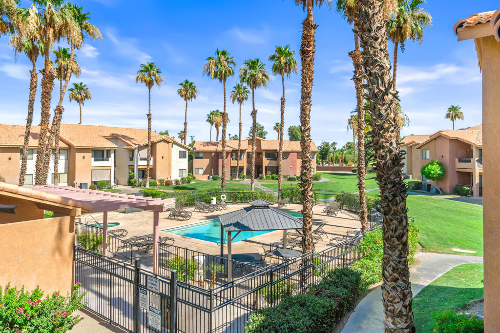 78650 Avenue 42 1006