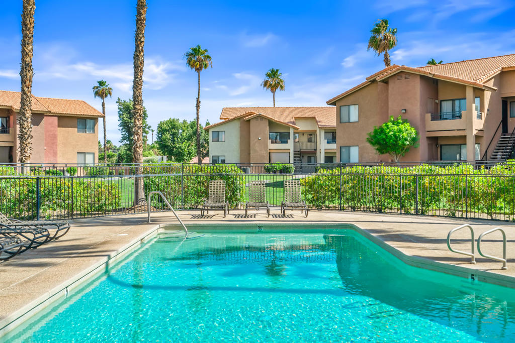 78650 Avenue 42 1006