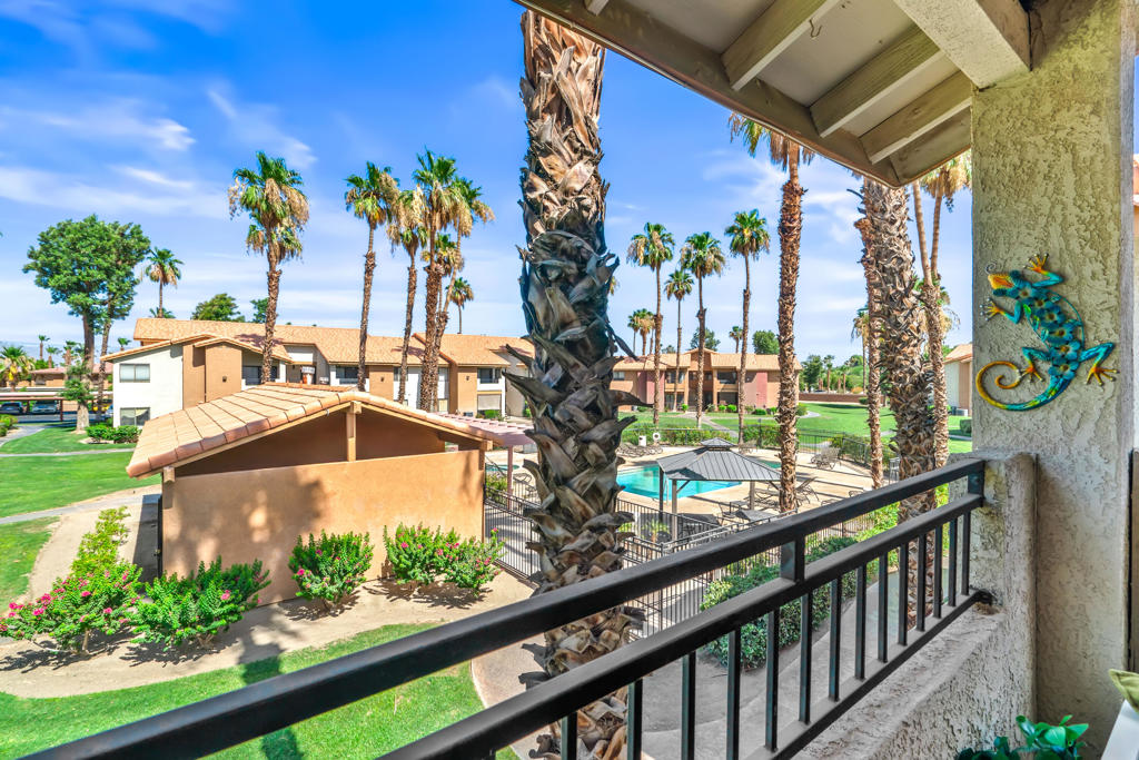 78650 Avenue 42 1006