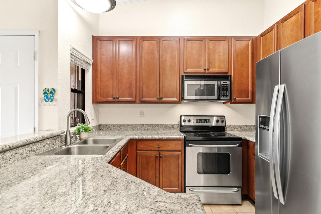 78650 Avenue 42 1006