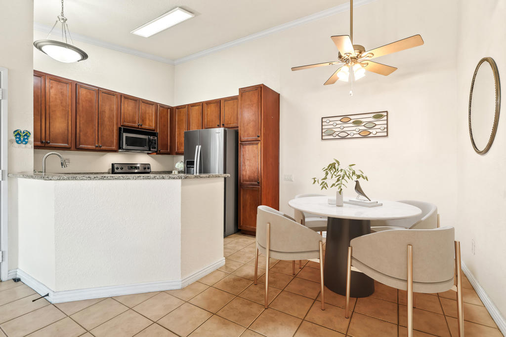 78650 Avenue 42 1006