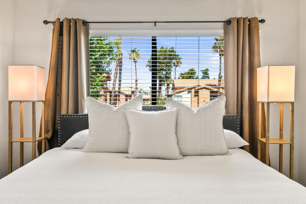 78650 Avenue 42 1006