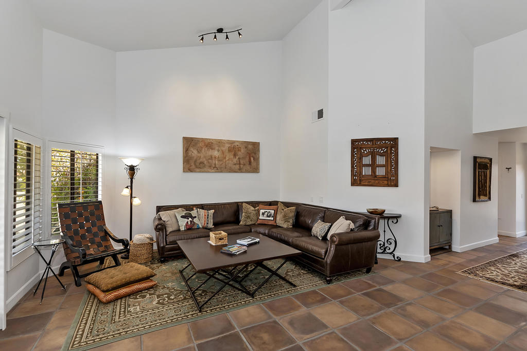 77662 Avenida Madrugada