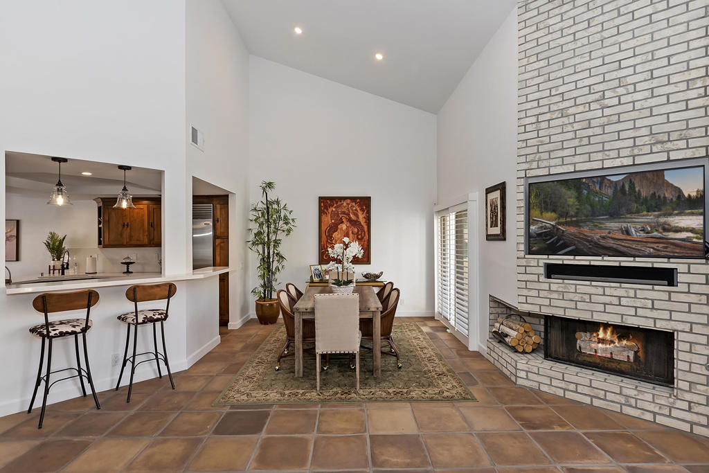 77662 Avenida Madrugada