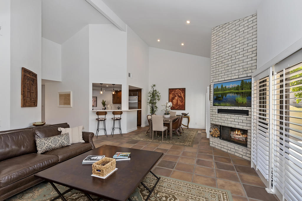 77662 Avenida Madrugada