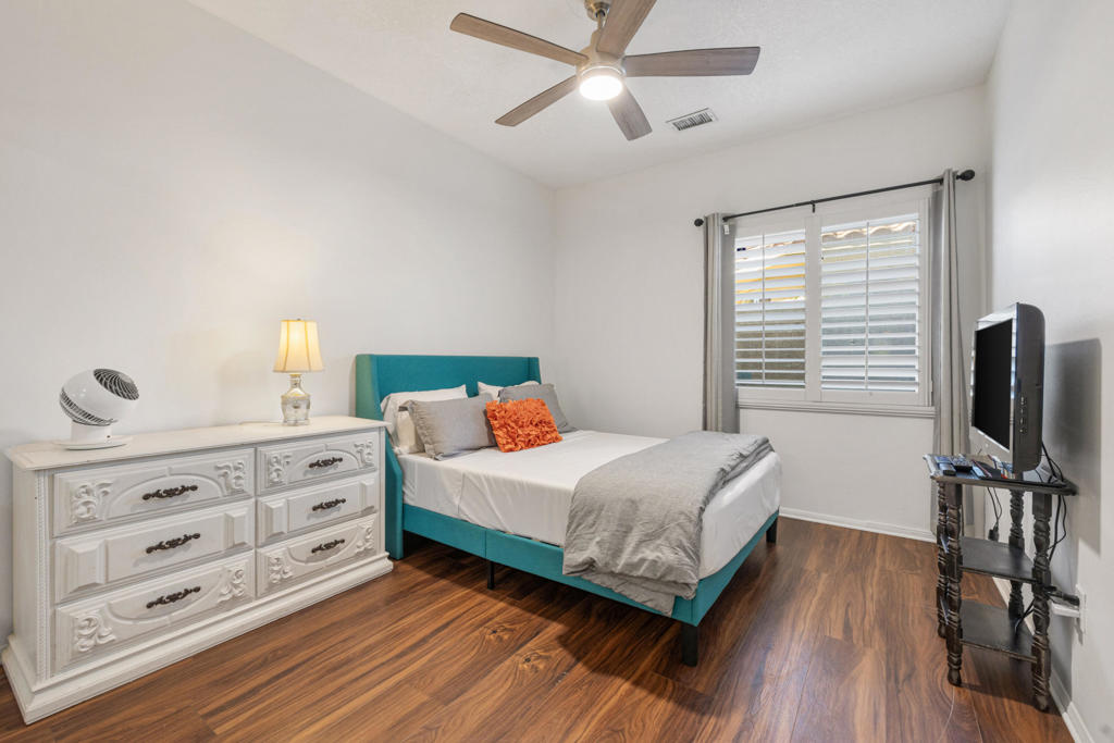 44201 Kings Canyon Lane