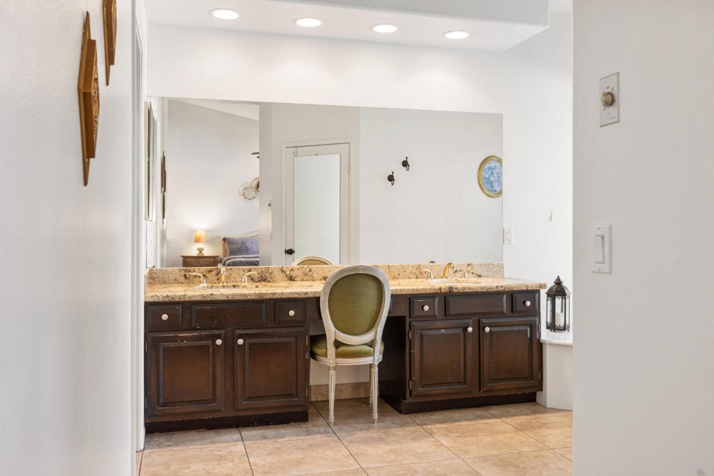 44201 Kings Canyon Lane