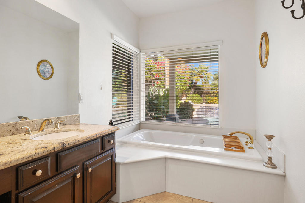 44201 Kings Canyon Lane